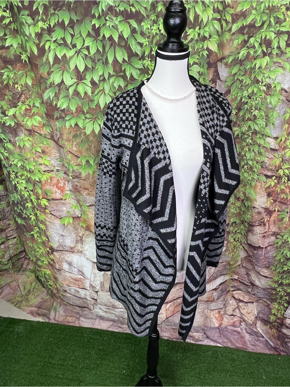 SMARTWOOL Black and Gray Merino Blend Cabincore Waterfall Open Cardigan, M - Picture 6 of 14